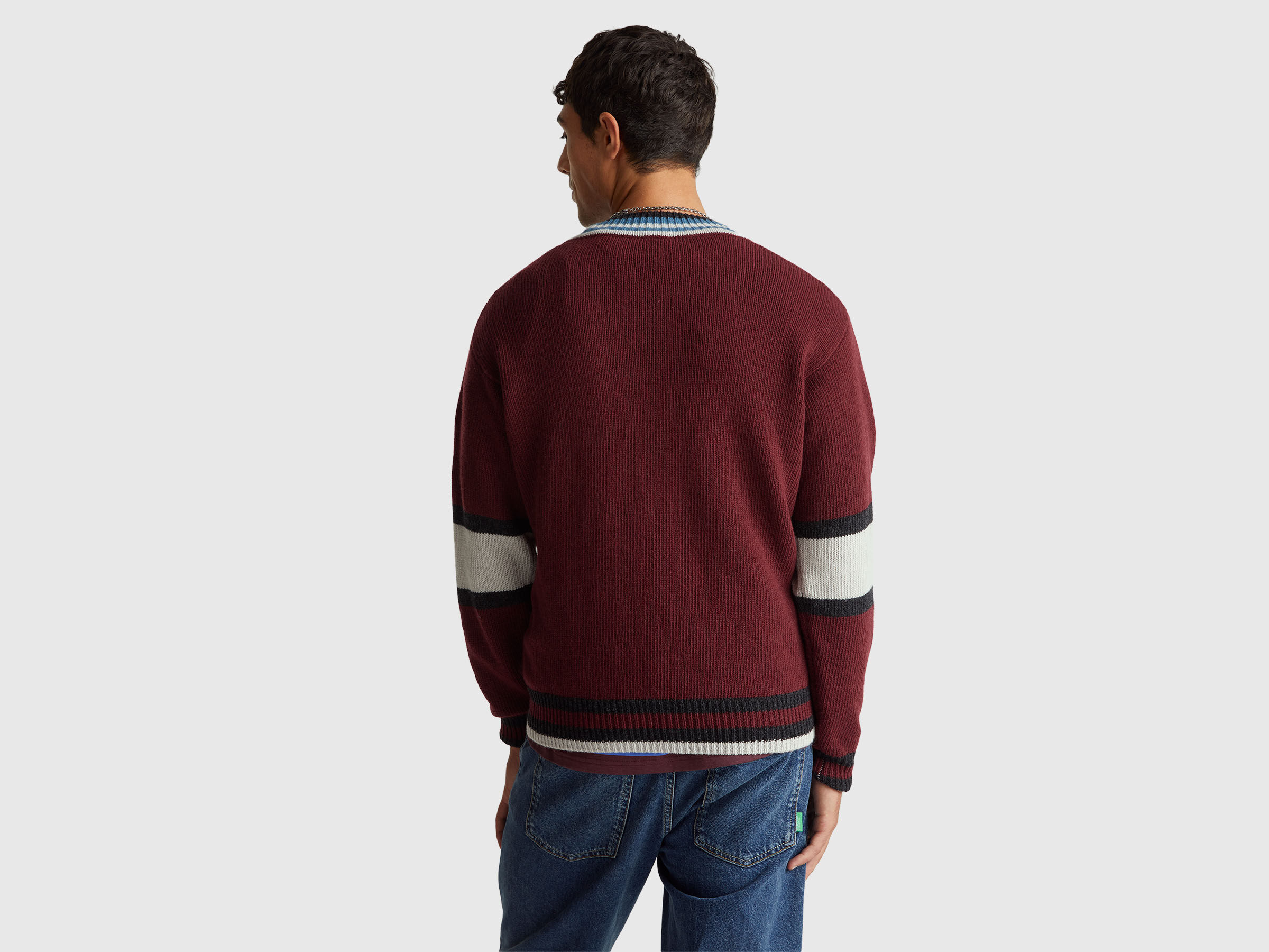 V NECK SWEATER L/S Men image number 2
